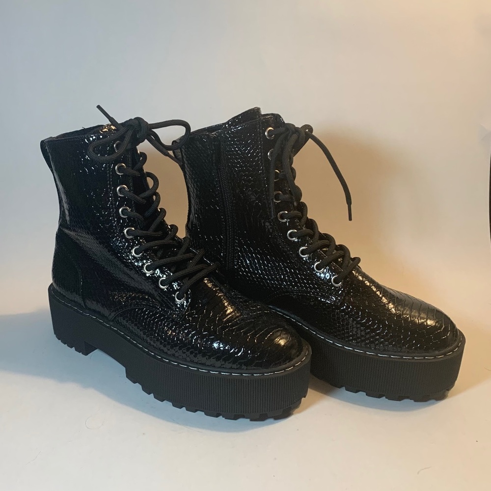 H&M Black/Snakeskin Platform Boots Size 40 (size 7 US)